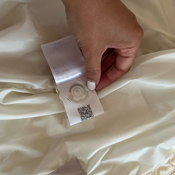 Moncler white short rain coat - Picture 8 of 11